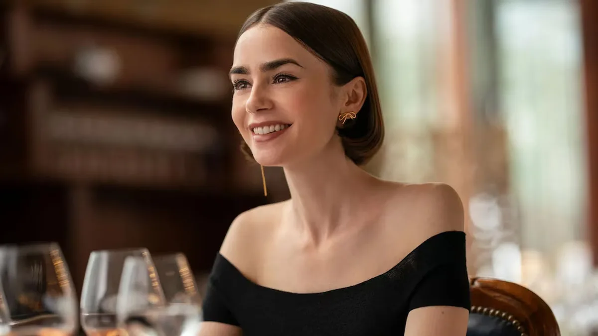 El emotivo adiós de Lily Collins a su icónico personaje de 'Emily in Paris' tras 7 años de rodaje: "Me ha cambiado para siempre"