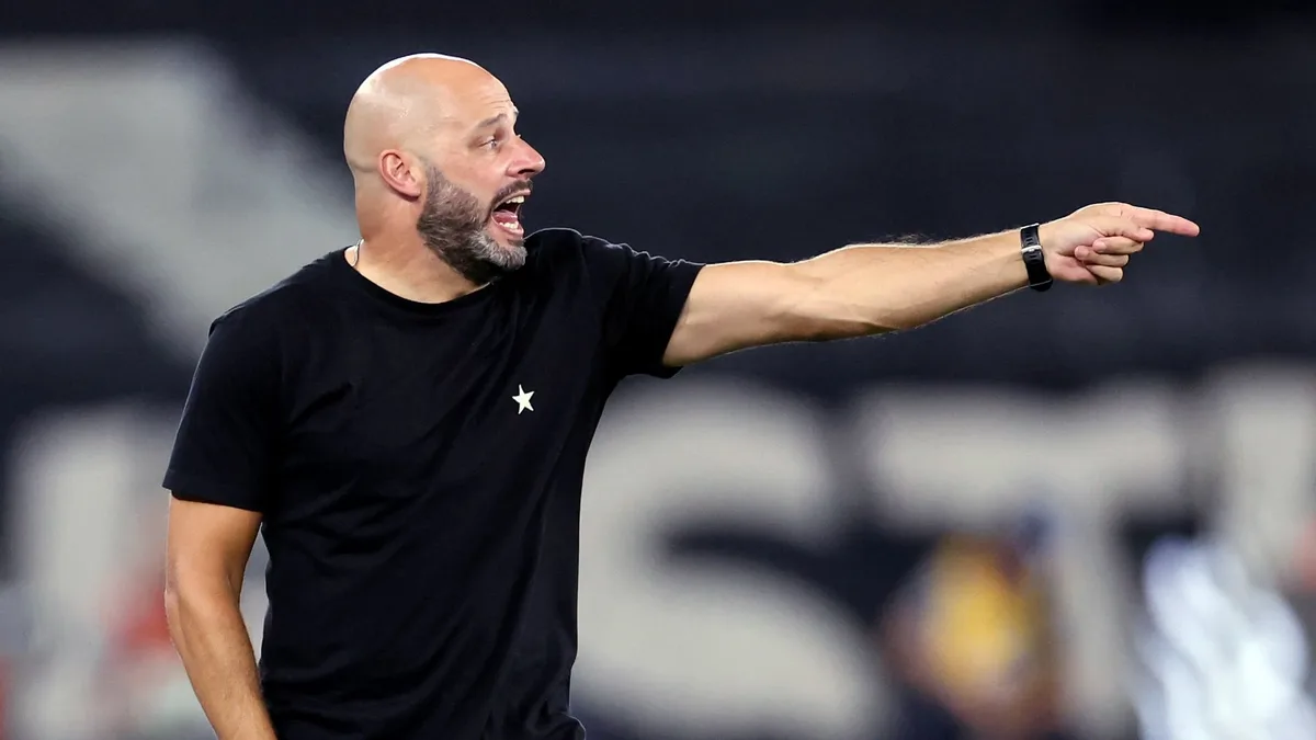 Botafogo demite o técnico Franclim Carvalho e já tem novo alvo