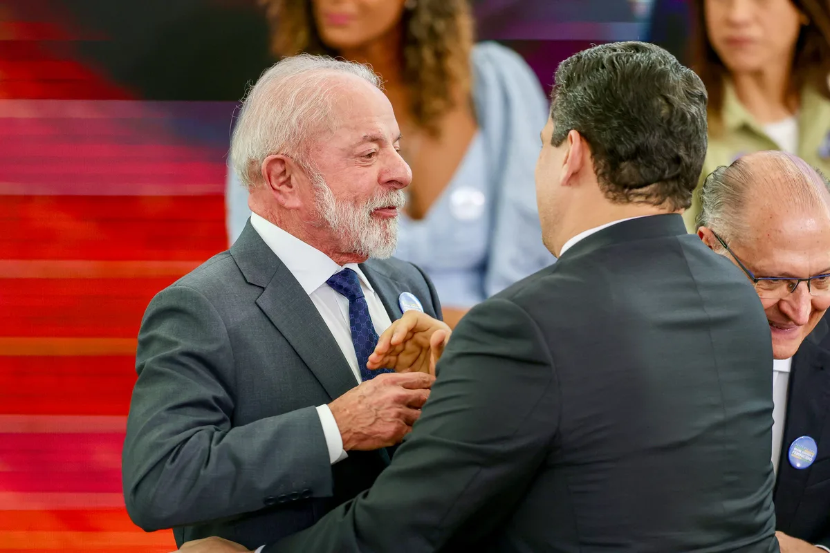 Após rompimento, Lula e Alcolumbre trocam elogios