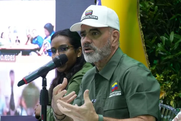 Se caldearon los ánimos: productores agrícolas confrontaron a Padrino López en acto público (VIDEO)