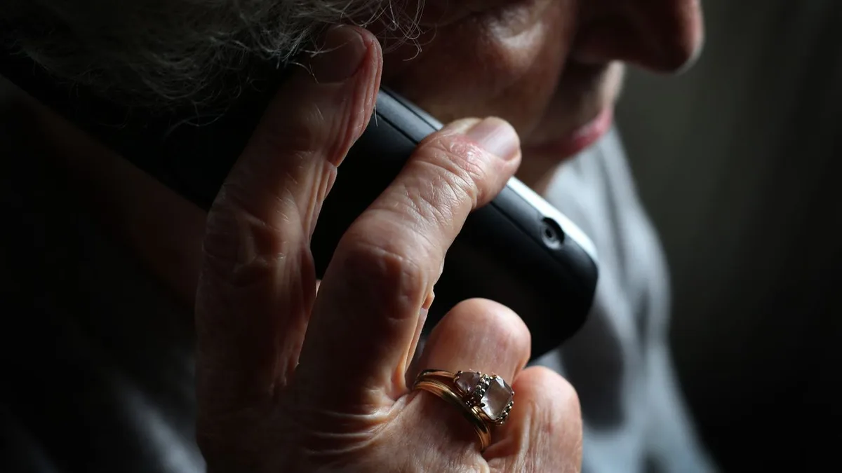 Telefonbetrüger in Trier: Seniorin erhält „Schockanruf“ und übergibt zweimal Bargeld