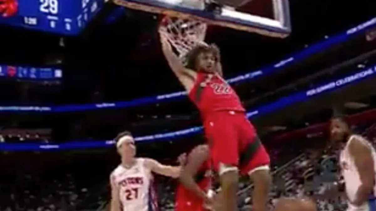 Raptors rookie Graves throws down put-back slam