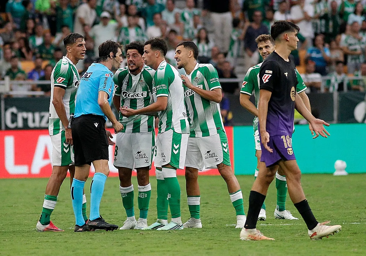 Betis - Barcelona: De Burgos se lo puso imposible al Betis (2-5)