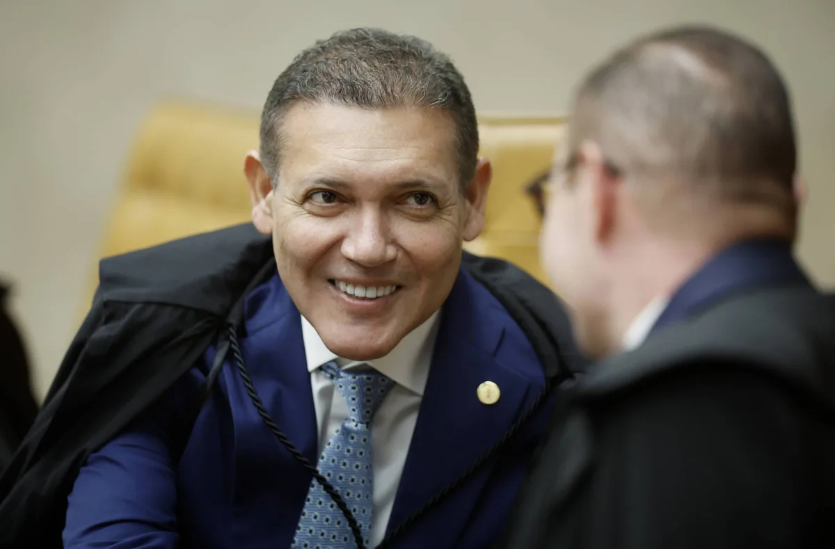 Kassio avalia não votar em sessão sobre Moraes após mensagens de Vorcaro citarem filho