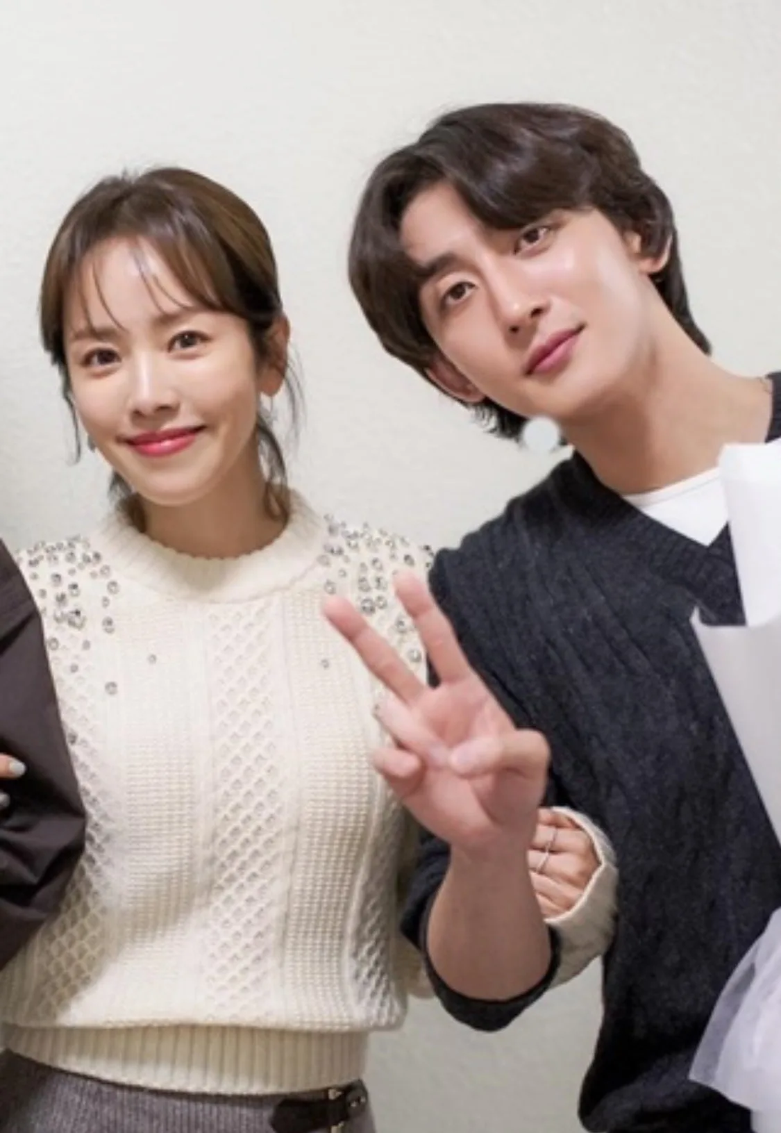 한지민 협박범, ♥최정훈 스토킹범이었다…소속사 “동일인 맞다”