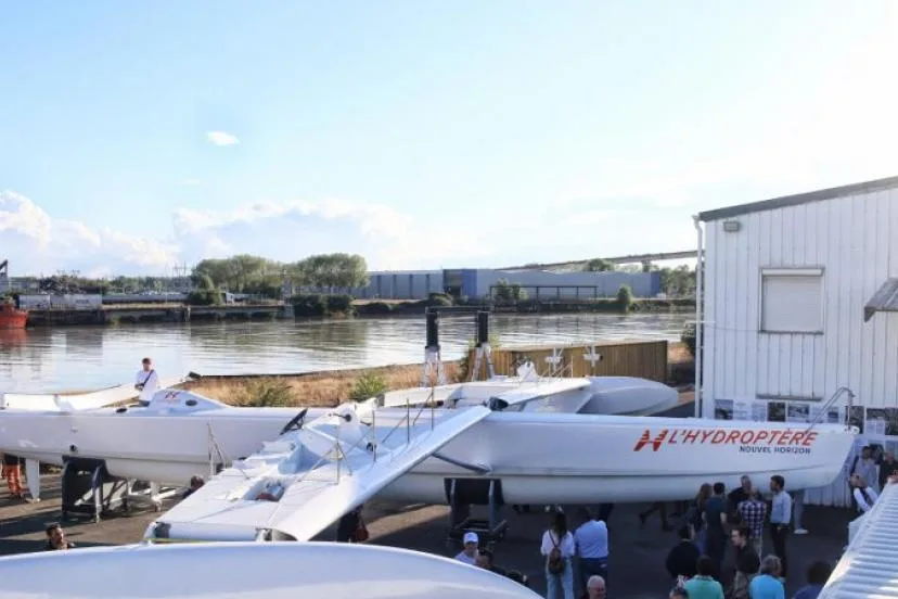 Après cinq ans de réparations, L'Hydroptère va enfin être remis à l'eau