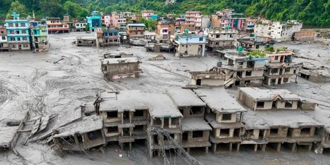 EN DIRECT, inondations au Népal et au Tibet : au moins 180 morts et plus de 1 300 disparus