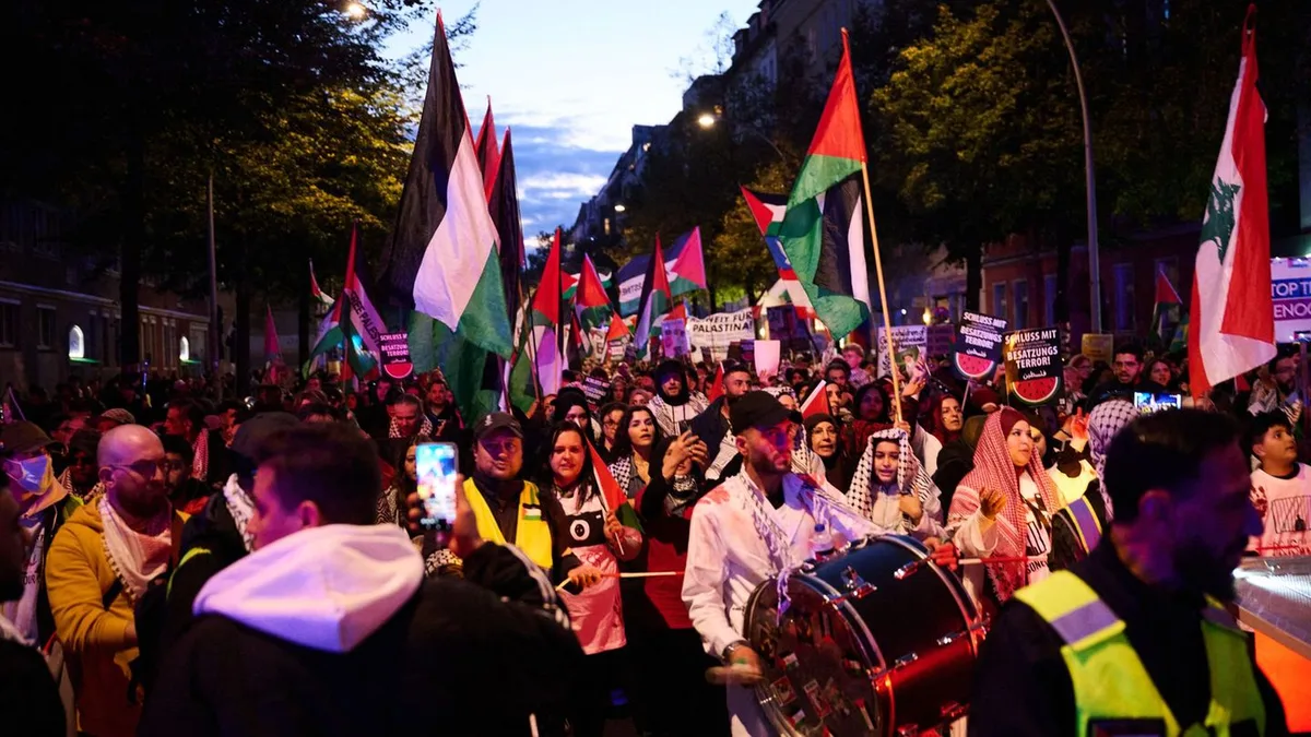 Proteste am Wochenende: Propalästinensische Demonstration im Regierungsviertel
