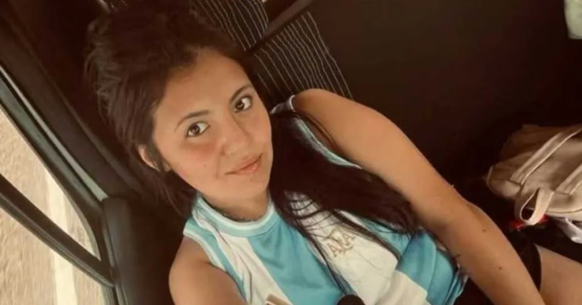 Una árbitra de fútbol murió al chocar en moto contra un poste cuando iba a dirigir un partido