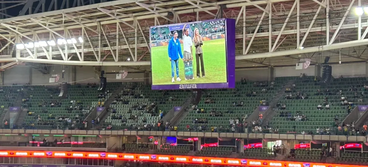 Allan é homenageado pelo Palmeiras antes de ida ao City, e Leila admite: “Não queria vender”