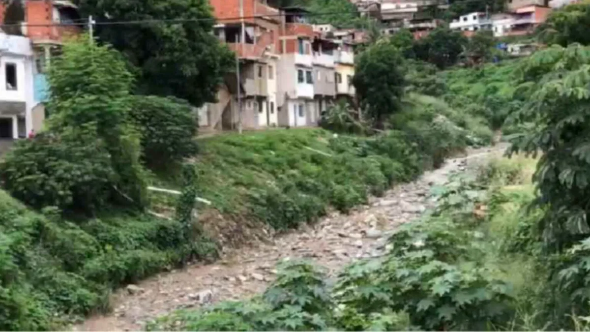 Advierten sobre el riesgo de desborde del río Piedra Azul en Maiquetía (VIDEO)