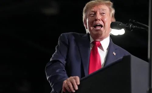 Trump acusa a Canadá de imponer "enormes aranceles" a agricultores; escala disputa comercial bilateral