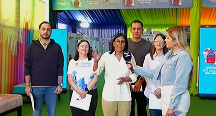 «Buscamos un ahorro de 30 y 35% para las familias»: Delcy Rodríguez anunció 120 ferias escolares en el país