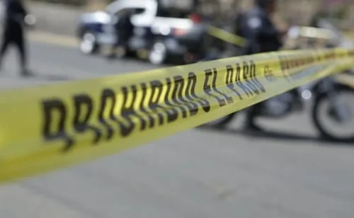 Hombre es asesinado a balazos en calles de la alcaldía Tláhuac; agresores huyen a bordo de una motocicleta