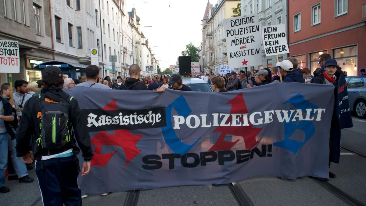 In München: Polizeischuss auf Schüler: GdP bestreitet Rassismus-Vorwurf
