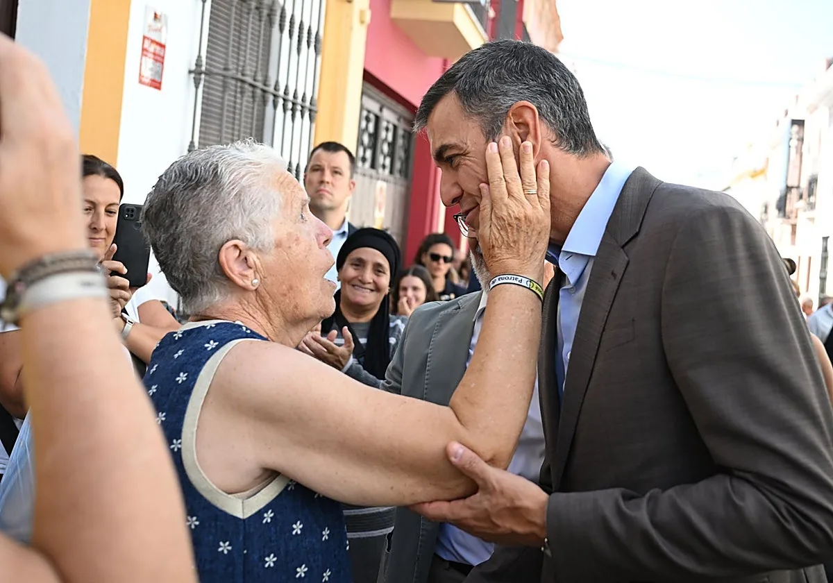 La recolocación de los inmigrantes en Ceuta tumba el relato del «boicot» a Sánchez