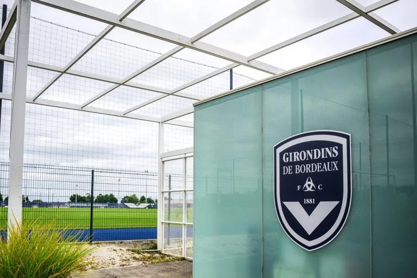 Les Girondins commercialisent leur maillot pré-match... sans être certains de le porter