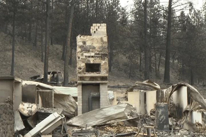 A painful homecoming: Faulder residents return to see what the Bald range fire left behind