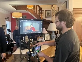 « Un peu de piment dans notre vie de personnes âgées » : ils accueillent un tournage de cinéma chez eux, en Bretagne
