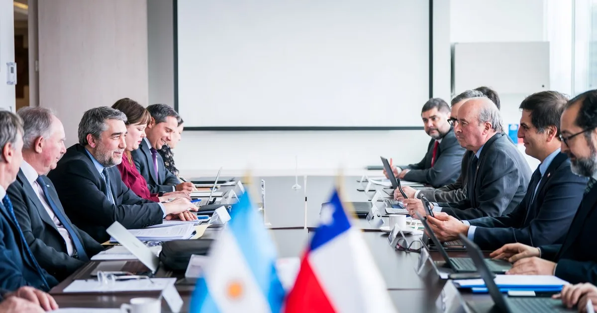 Argentina y Chile sellan un acuerdo para acelerar tres proyectos mineros por más de US$ 20.700 millones