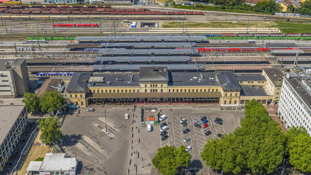 Zugverkehr komplett eingestellt - Handgranate! Explosion am Augsburger Hauptbahnhof