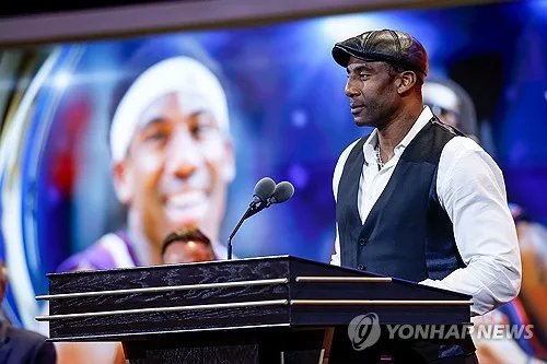 'NBA 올스타' 스타더마이어, 경찰관 된다…"어릴 적 꿈"
