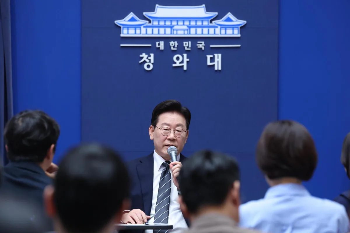李 “인사 참 어렵다…법무장관·경찰청장 적임자 찾는데 최선”