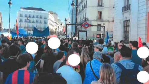 La masificación de la acampada obliga a Metro a cerrar la estación de la Puerta del Sol