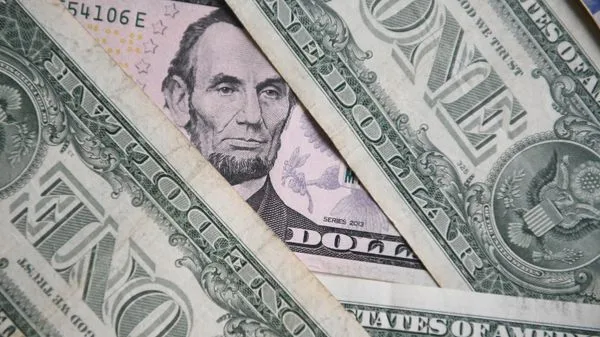 В США средняя цена на дизельное топливо достигла 6,3 доллара за галлон