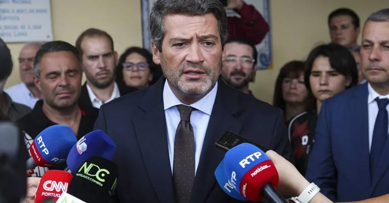 Ventura: presidente da AR não deve obstaculizar investigação