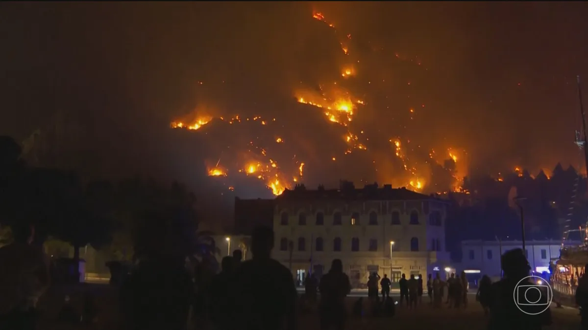 Incêndios florestais obrigam milhares de pessoas a saírem de casa na Europa