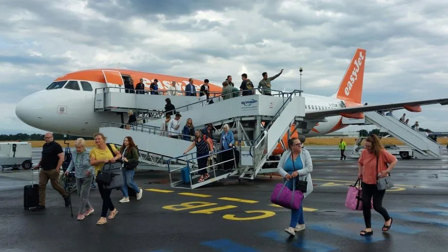 INFO ICI - Grève chez EasyJet : une "centaine" de vols annulés pour ce week-end du 15 août