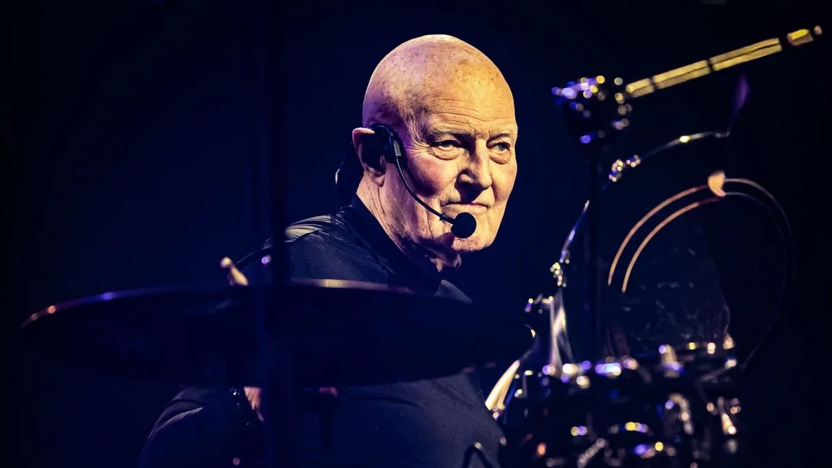 El baterista de AC/DC, Chris Slade, anunció que dejará los escenarios tras más de 60 años de carrera