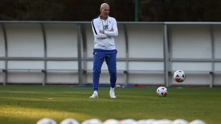 "Il a de bons restes" : vingt ans après, Zinédine Zidane de retour à Clairefontaine pour son premier entraînement en tant que sélectionneur des Bleus