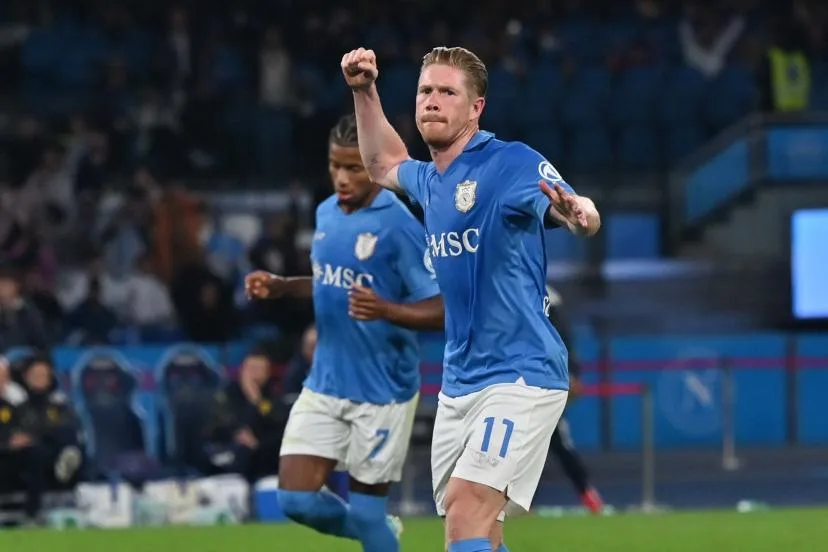 Avec un doublé de Kevin De Bruyne, Naples l'emporte contre Frosinone et repart de l'avant en Serie A