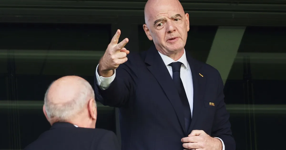 Gianni Infantino pidió unidad y se disculpó por su proyecto fallido, pero la crisis en la FIFA sigue abierta: "Se perdió la confianza en él"