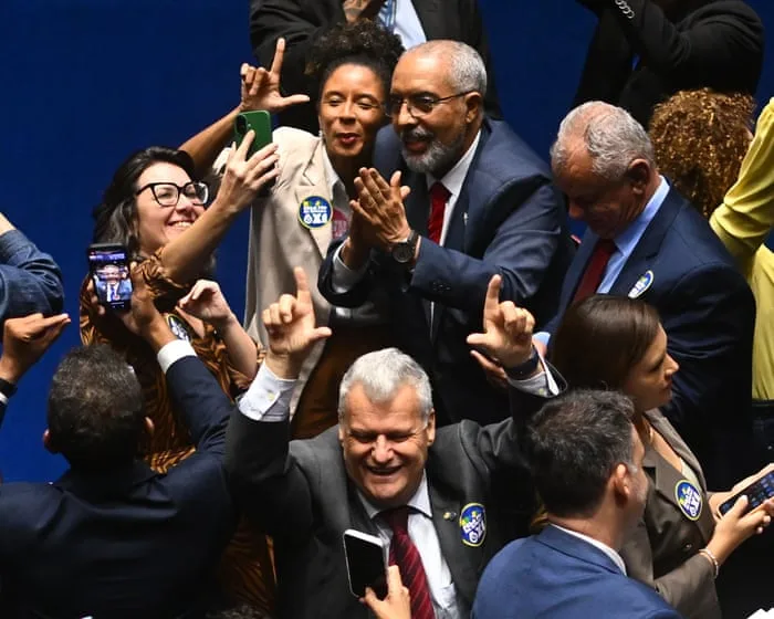Brazil cuts work week to 40 hours in win for Lula ahead of runoff