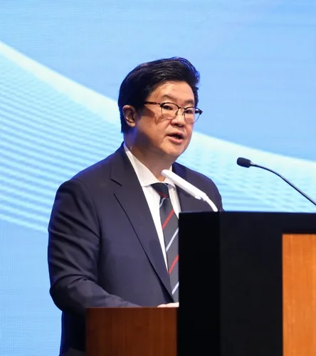 MBK 김병주 회장, 홈플러스 보증·담보 자금 상환 현실화
