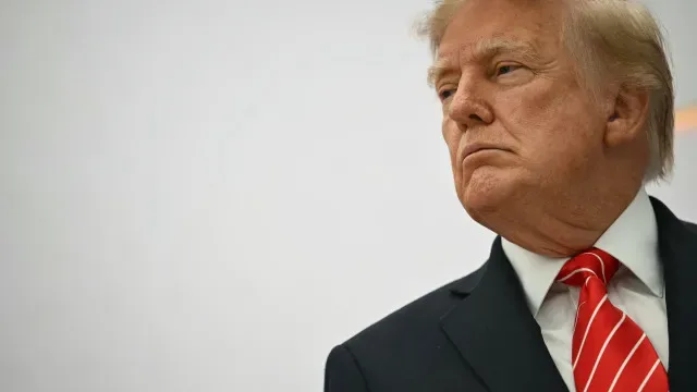 Trump defende acordo com Putin sobre gasóleo apesar de críticas