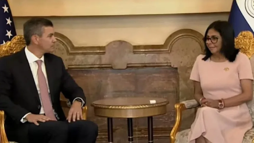 EN VIDEO: Presidente de Paraguay llegó a Caracas para una visita de trabajo, así lo recibió Delcy Rodríguez en Miraflores