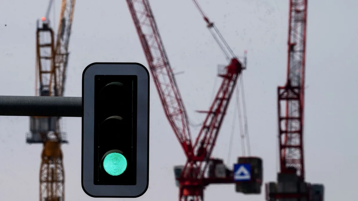 Konjunktur: Ifo-Geschäftsklima steigt vierten Monat in Folge