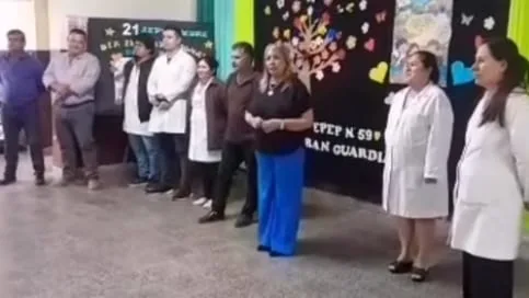 “Es una decisión política del señor gobernador”: denuncian adoctrinamiento político en una escuela primaria de Formosa