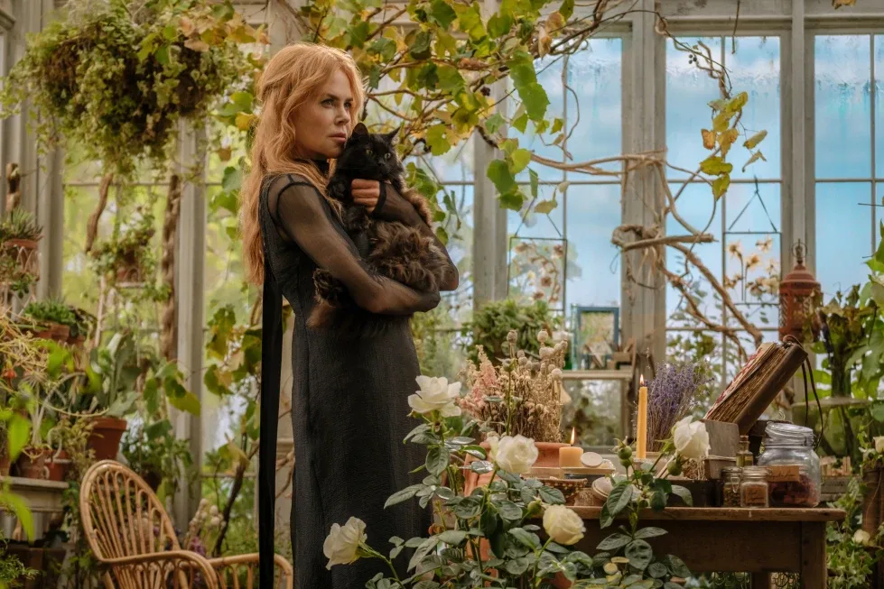 “Practical Magic 2” hechiza a las taquillas en su estreno