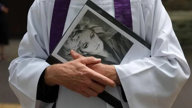 Bestattung von Sängerin: Abschied von Bonnie Tyler: Gänsehaut-Momente bei Trauerfeier