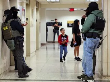Trump administration to use government lawyers to represent migrant children