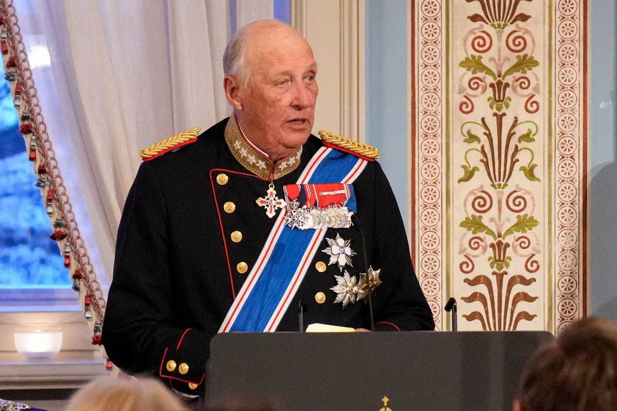Noruega en vilo por la salud del rey Harald y una inédita reacción de la cúpula política