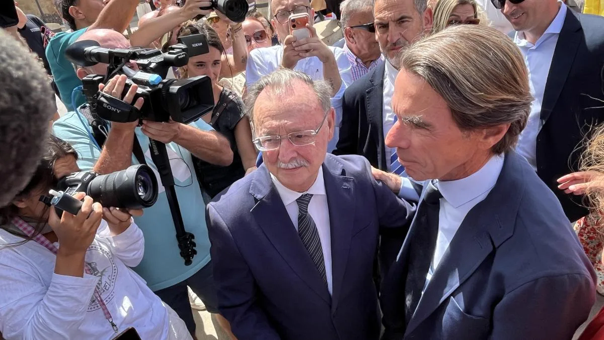 Aznar reclama en Ceuta un cambio en la dirección del país para que sea capaz de “defender su soberanía”