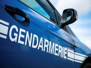 Oise : un gendarme découvert en flagrant délit de voyeurisme et placé en détention, une quinzaine de plaintes déposées