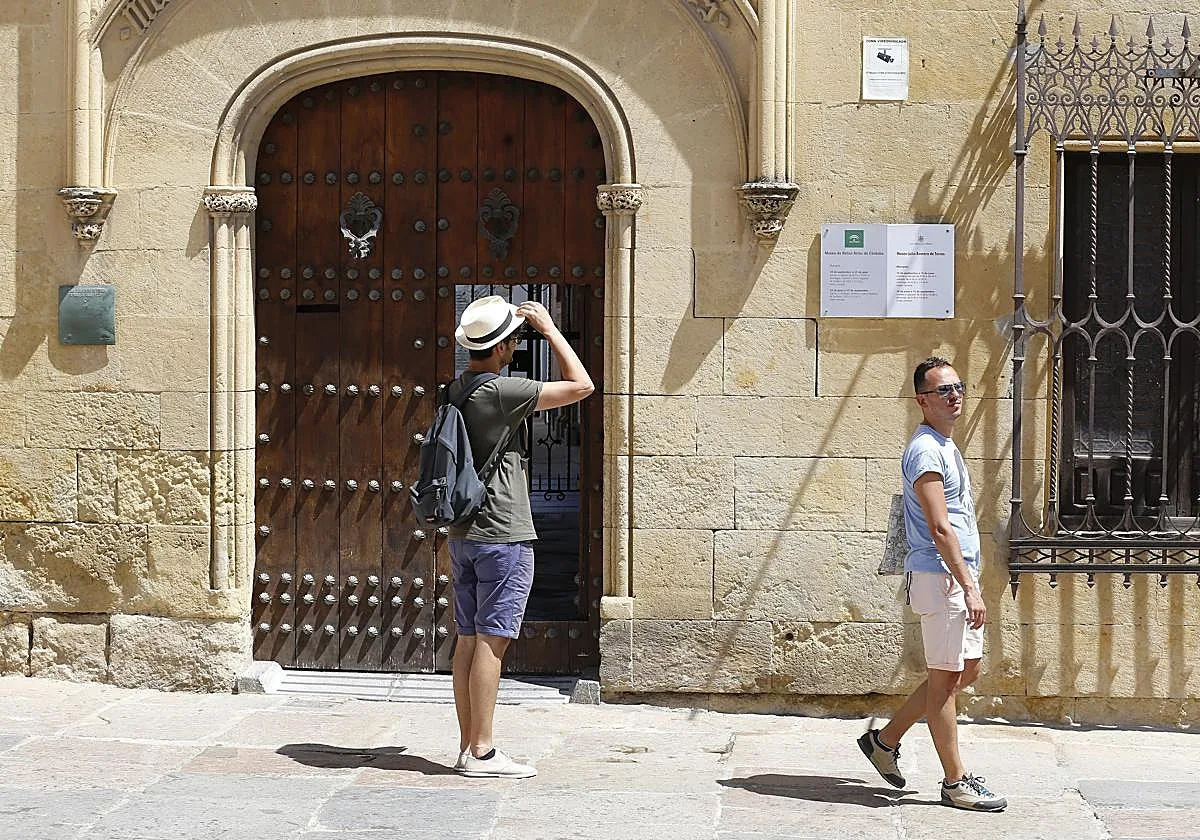 El Museo Julio Romero de Torres, de Córdoba, cierra temporalmente tras desprenderse parte de un falso techo