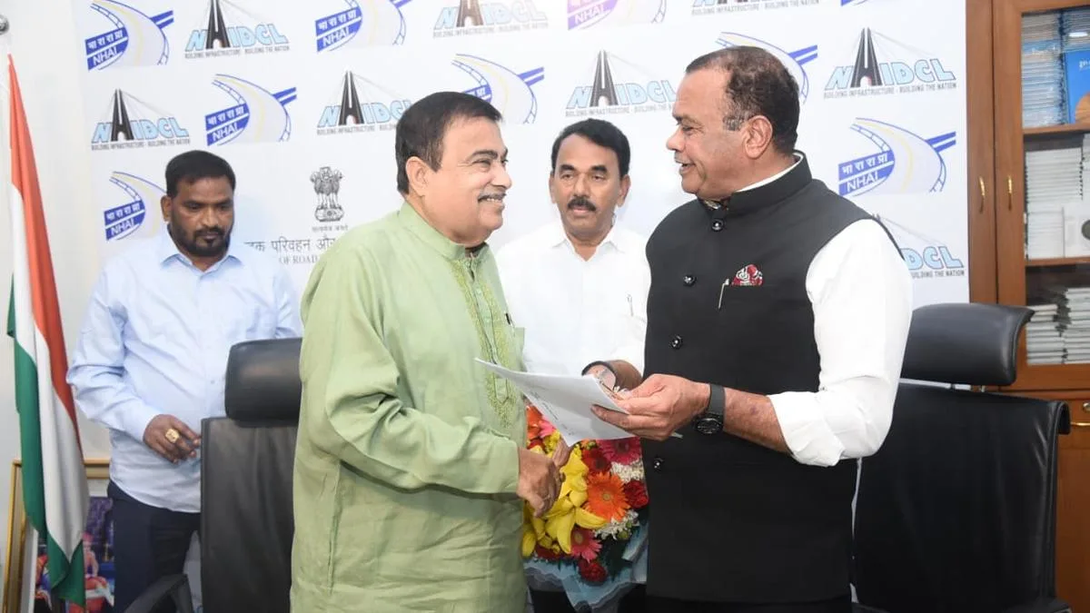 Centre approves L.B. Nagar–Hayathnagar double-decker corridor, five ropeways, and three ROBs in Telangana: Komatireddy